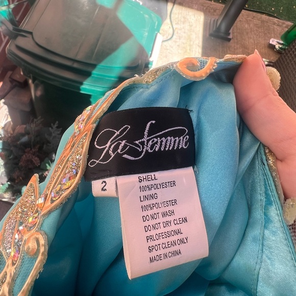 La Femme Turquoise and Gold Greek Goddess Prom Dress 💫🧚 - Picture 9 of 9